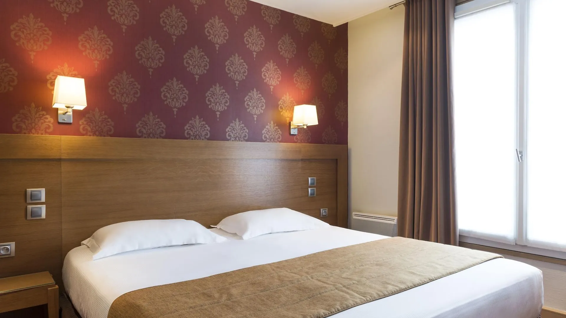 Volney Opera Hotel 3*