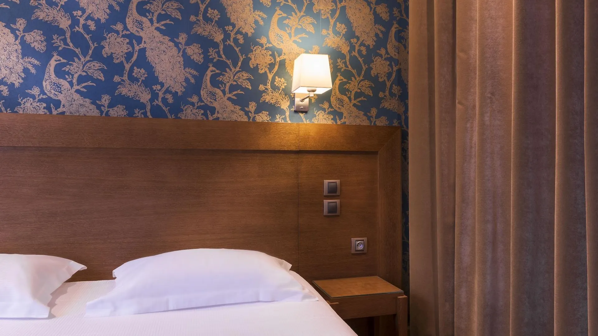 Volney Opera Hotel 3*